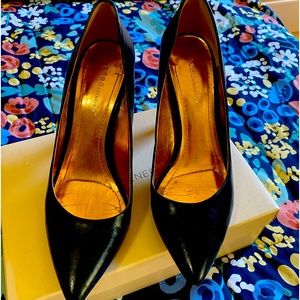 Bcbg generation black leather pumps size 9 1/2 m